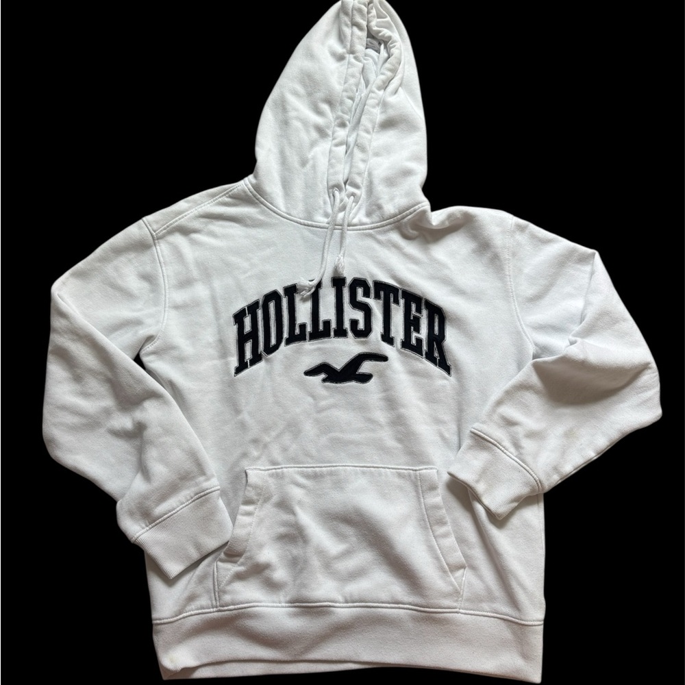 Hollister Men's White Hoodie with Black Logo